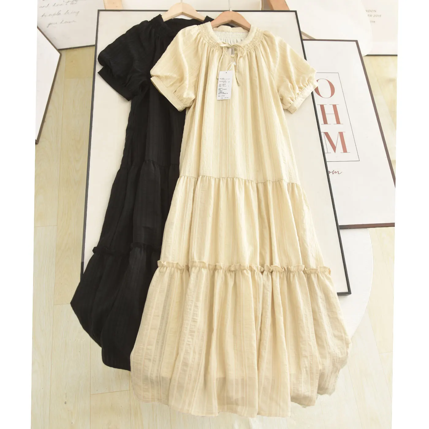 Elegant Long Dress with Bubble Sleeves And Bow round Neck Design French Style Ladies Fashion Spring 2026 Daily Wear
Elegant Long Dress with Bubble Sleeves And Bow round Neck Design French Style Ladies Fashion Spring 2026 Daily Wear