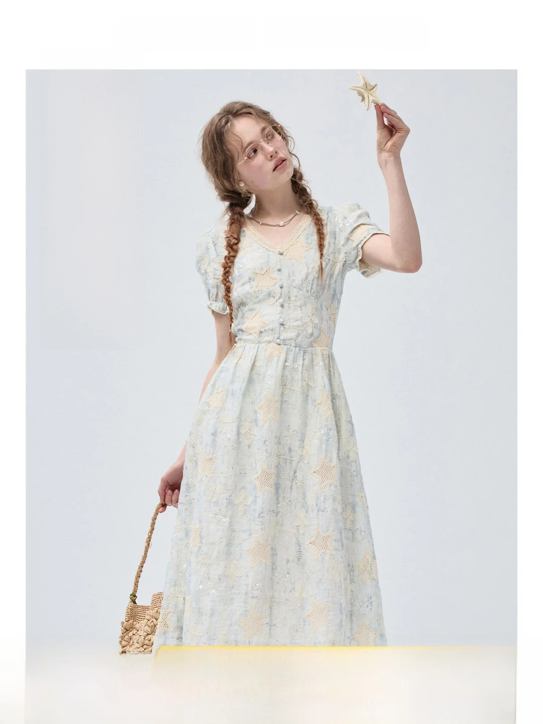 Elegant Ruffle Sleeve Long Dress for plus Size Women Summer Cotton Blend V Neck a Line Skirt Star Embroidery Slim Fit Dress
Elegant Ruffle Sleeve Long Dress for plus Size Women Summer Cotton Blend V Neck a Line Skirt Star Embroidery Slim Fit Dress