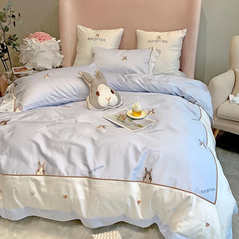 Trendy Princess Style Bedding Set 60-Thread Count Pure Cotton Rabbit Embroidery Duvet Cover Cute Rabbit Pattern Bed Linens
Trendy Princess Style Bedding Set 60-Thread Count Pure Cotton Rabbit Embroidery Duvet Cover Cute Rabbit Pattern Bed Linens