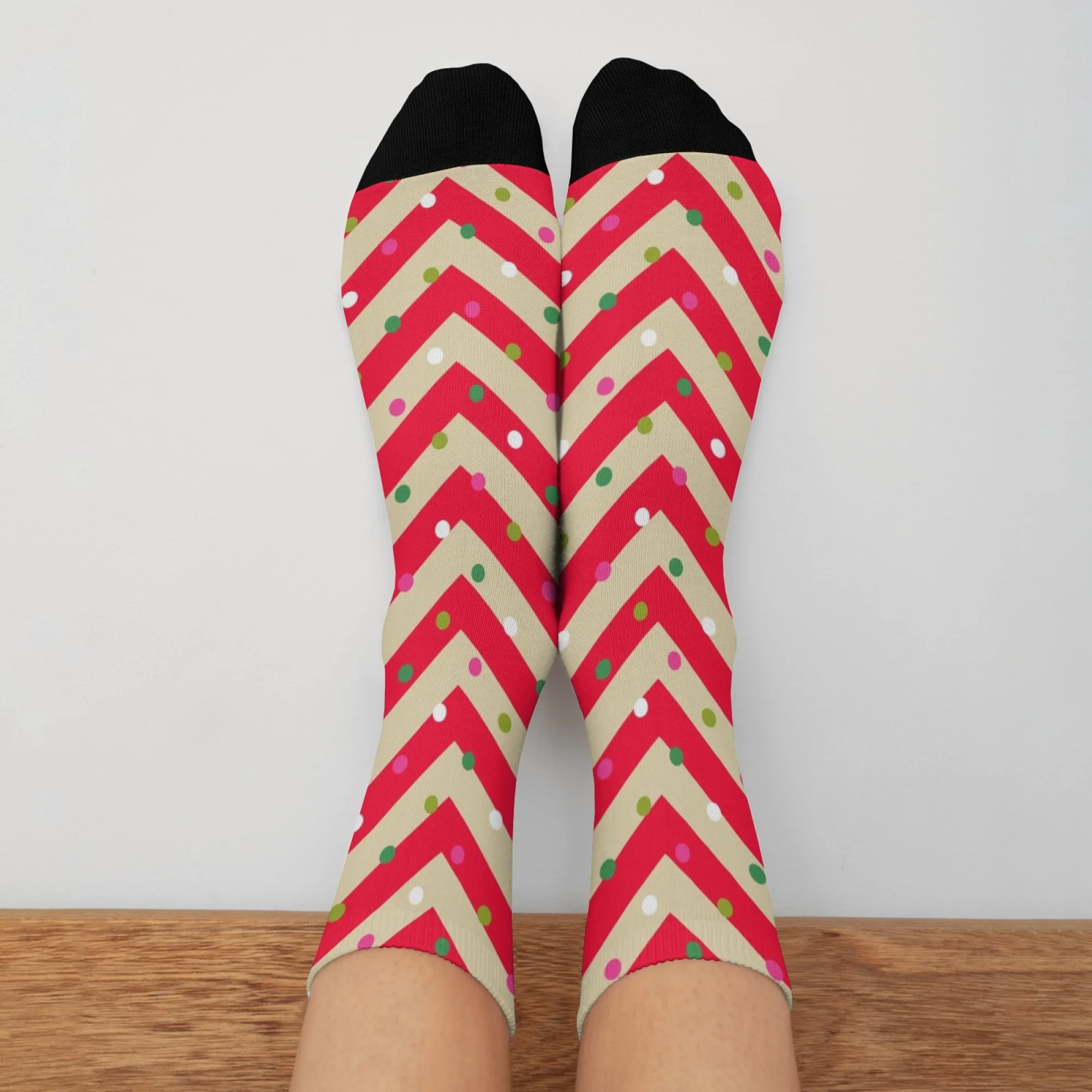 Men's Crew Socks Christmas Pattern Red Zigzag with Colorful Dots Warm Non-Slip Comfortable Holiday Socks for Christmas Party
Men's Crew Socks Christmas Pattern Red Zigzag with Colorful Dots Warm Non-Slip Comfortable Holiday Socks for Christmas Party