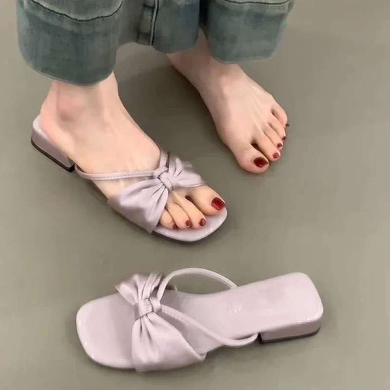 Flats Bow Women Slippers Summer Designer Shoes Elegant Woman Sandals Walking 2025 Casual Flip Flops Beach Slides Mujer Zapatos
Flats Bow Women Slippers Summer Designer Shoes Elegant Woman Sandals Walking 2025 Casual Flip Flops Beach Slides Mujer Zapatos