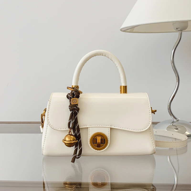Eternal Elegance Female Bag Handbag Timeless Light Luxury Essential For Confident Style Expression And Daily Sophistication
Eternal Elegance Female Bag Handbag Timeless Light Luxury Essential For Confident Style Expression And Daily Sophistication