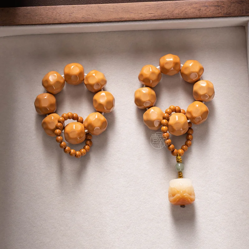No-pattern monkey walnut hand-twisted prayer beads, small bracelet men, -coiling soft finger grip piece women
No-pattern monkey walnut hand-twisted prayer beads, small bracelet men, -coiling soft finger grip piece women