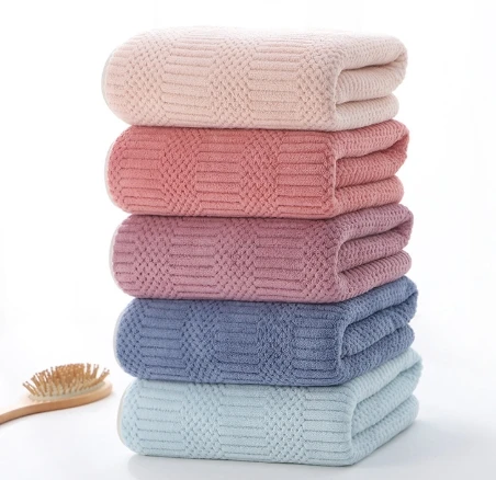 Wholesale 70*140cm Coral Fleece Bath Towels With Grid Pattern Soft and Absorbent for Hotels
Wholesale 70*140cm Coral Fleece Bath Towels With Grid Pattern Soft and Absorbent for Hotels