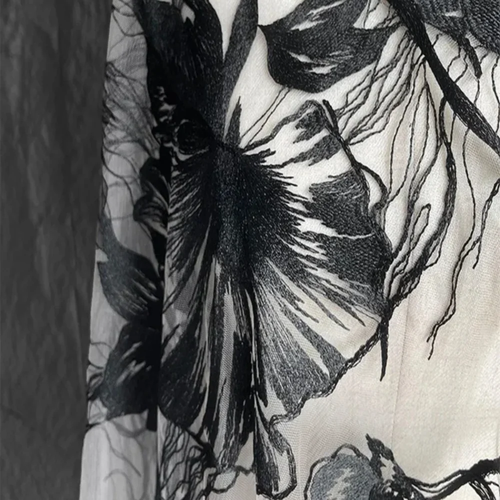 Кружевная сетчатая ткань, большая жаккардовая вышивка, платье в китайском стиле для женщин, дизайнерская ткань для одежды, материал для шитья
Кружевная сетчатая ткань, большая жаккардовая вышивка, платье в китайском стиле для женщин, дизайнерская ткань для одежды, материал для шитья