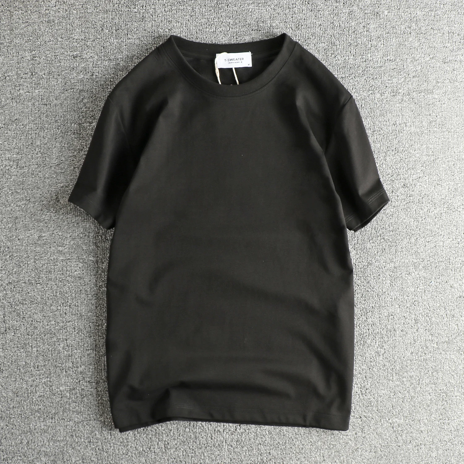 2025 Summer New American Retro Short-sleeved O-neck Solid Color T-shirt Men's Fashion Cool Feeling Blended Fabric Casual Tops
2025 Summer New American Retro Short-sleeved O-neck Solid Color T-shirt Men's Fashion Cool Feeling Blended Fabric Casual Tops