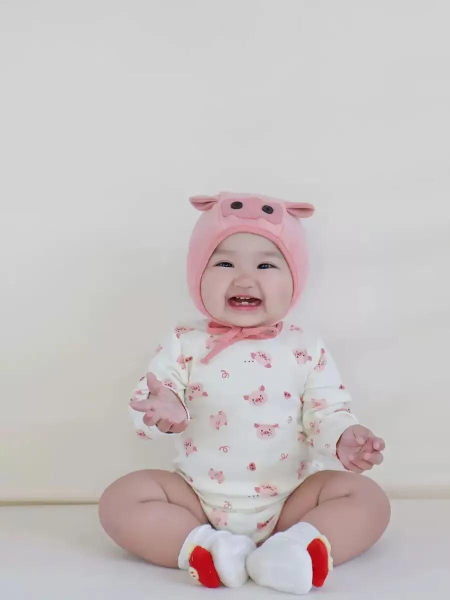 25 Autumn Korean Style Baby Bodysuit Ins Pig Print Romper Infant Pajamas Outerwear Crawling Suit Cosplay Photo Costume 0-24M
25 Autumn Korean Style Baby Bodysuit Ins Pig Print Romper Infant Pajamas Outerwear Crawling Suit Cosplay Photo Costume 0-24M