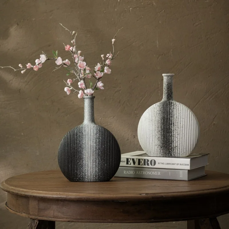 Минималистичная современная креативная керамическая ваза ручной работы для сушеных цветов и цветочных композиций, украшение для домашнего рабочего стола
Минималистичная современная креативная керамическая ваза ручной работы для сушеных цветов и цветочных композиций, украшение для домашнего рабочего стола