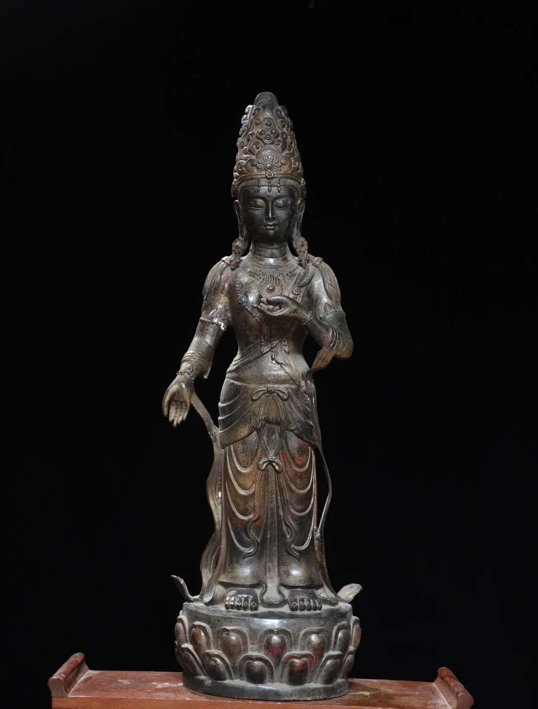 30"Tibetan Temple Collection Old Bronze Cinnabar Mud gold Green Tara Station Buddha Guanyin Buddha Lotus Terrace Worship Hall
30"Tibetan Temple Collection Old Bronze Cinnabar Mud gold Green Tara Station Buddha Guanyin Buddha Lotus Terrace Worship Hall