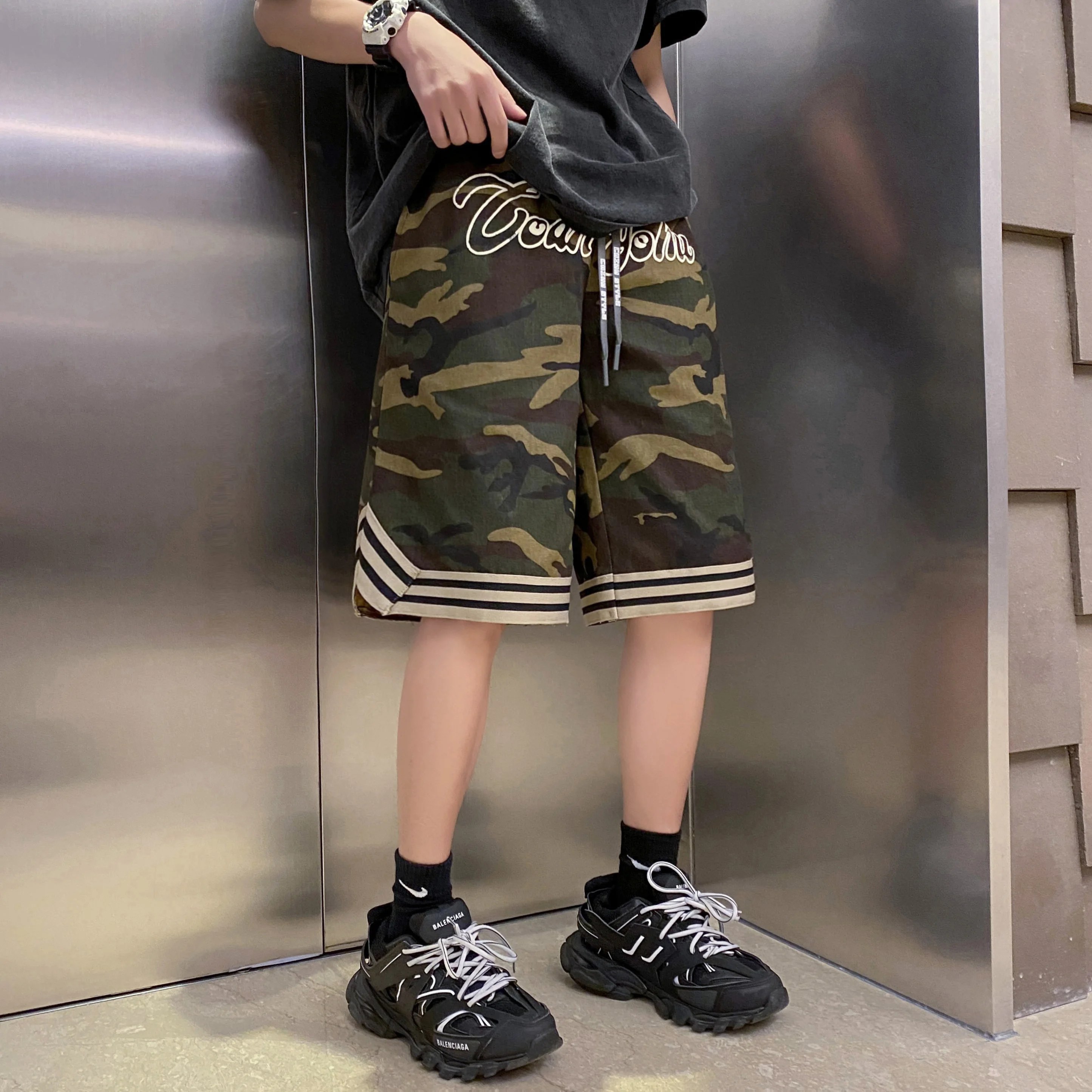 Камуфляжные рабочие шорты мужские летние в японском ретро-стиле, повседневные баскетбольные бриджи до колена, американские спортивные штаны в стиле High Street
Камуфляжные рабочие шорты мужские летние в японском ретро-стиле, повседневные баскетбольные бриджи до колена, американские спортивные штаны в стиле High Street