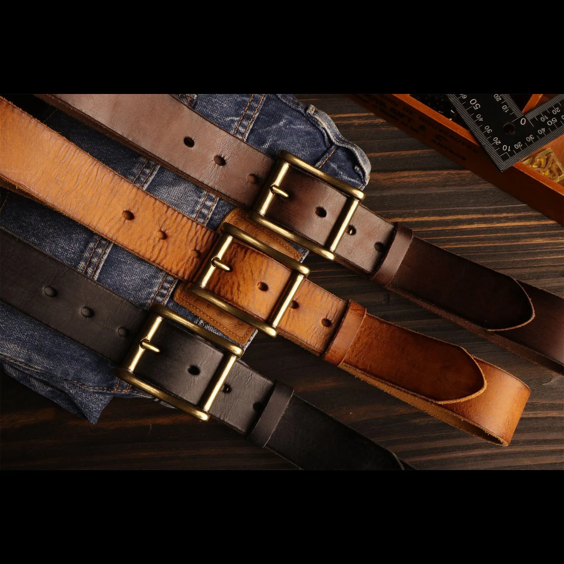 Retro Style Fashion Cowhide Genuine Leather Belt for Men with Copper Buckle 38mm Width
Retro Style Fashion Cowhide Genuine Leather Belt for Men with Copper Buckle 38mm Width