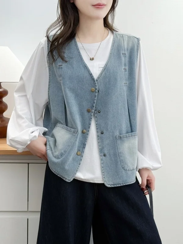 Loose V-Neck Denim Vest plus Size Spring Fashion Casual Style Single Button Closure Sleeveless Outerwear for Women
Loose V-Neck Denim Vest plus Size Spring Fashion Casual Style Single Button Closure Sleeveless Outerwear for Women