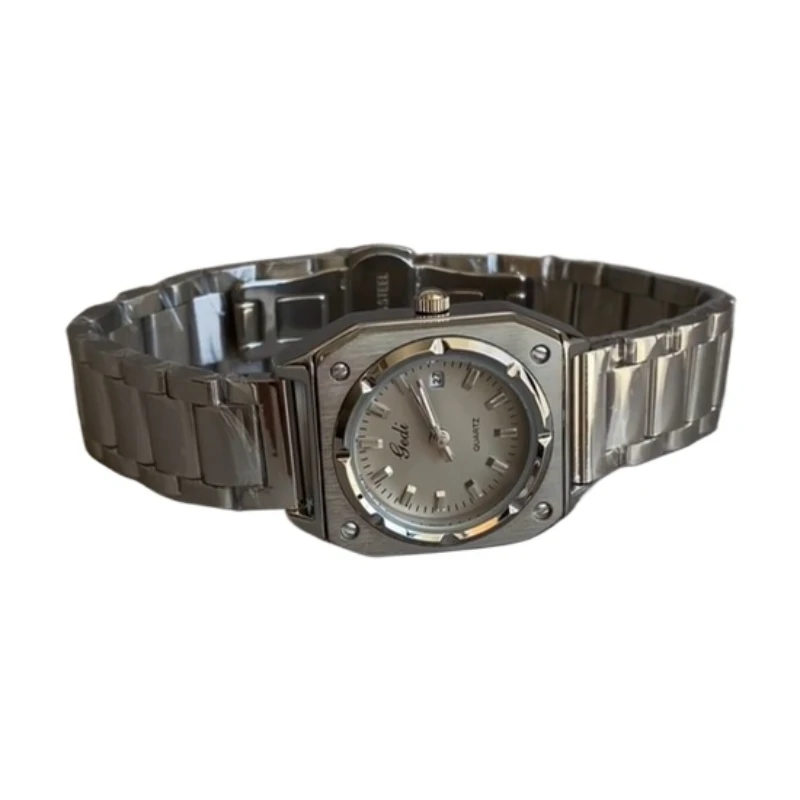 Light luxury watch women, fashion steel belt chain, high-end commuting temperament quartz watch
Light luxury watch women, fashion steel belt chain, high-end commuting temperament quartz watch