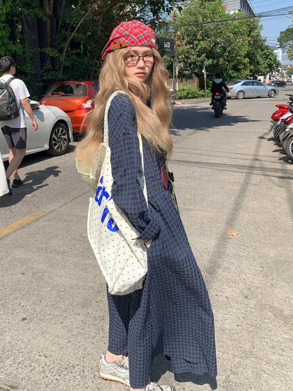 Весенне-осеннее клетчатое платье свободного покроя, длинная све, на одной пуговице, закрывающая живот, женская одежда большого размера, корейский Sle
Весенне-осеннее клетчатое платье свободного покроя, длинная све, на одной пуговице, закрывающая живот, женская одежда большого размера, корейский Sle