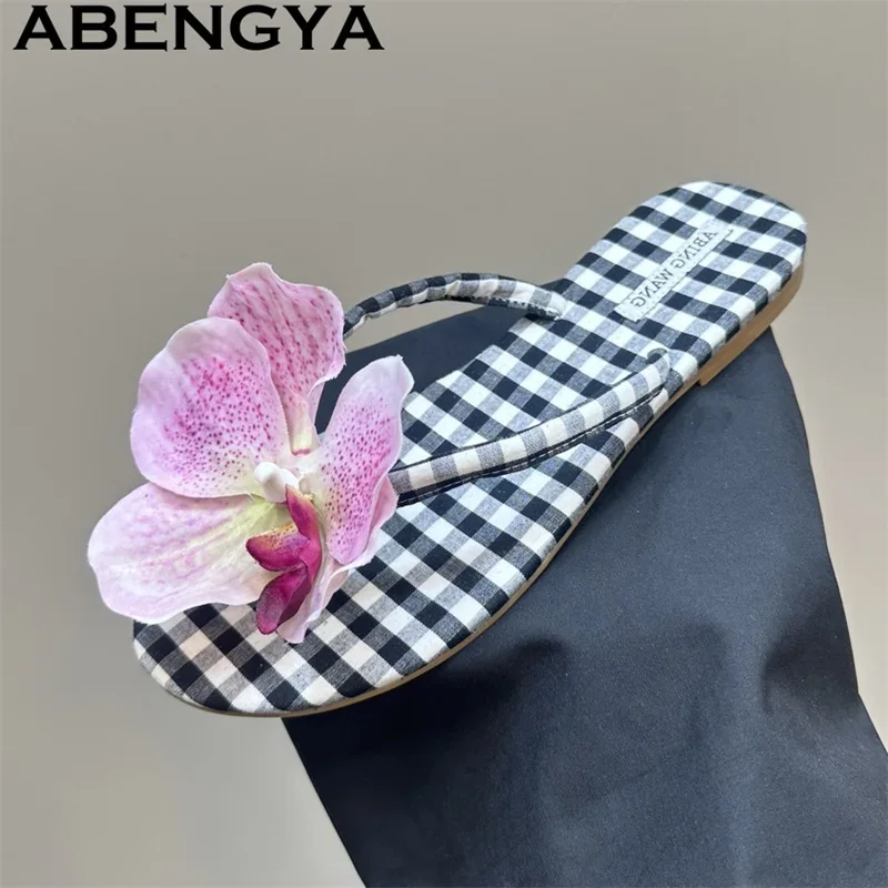 ABENGYA Flower Flip Flops Flat Slippers Women Bohemia Casual Mules Slippers Woman 2025 Summer Fairy Beach Party Shoes Mujer
ABENGYA Flower Flip Flops Flat Slippers Women Bohemia Casual Mules Slippers Woman 2025 Summer Fairy Beach Party Shoes Mujer