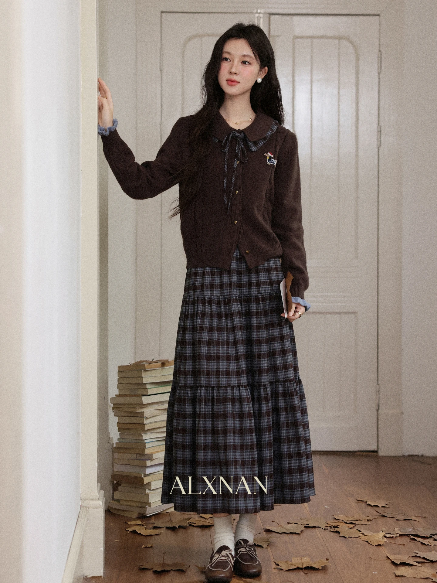 Осенний модный комплект: женский кофейный свитер и синяя клетчатая юбка, комплект из двух предметов, свободный крой, юбка А-силуэта с высокой талией для повседневной носки
Осенний модный комплект: женский кофейный свитер и синяя клетчатая юбка, комплект из двух предметов, свободный крой, юбка А-силуэта с высокой талией для повседневной носки