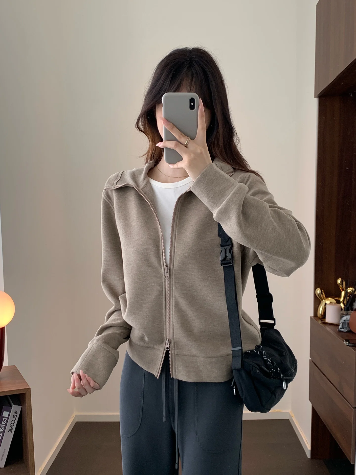 Soft Airy Double-Sided Fine Floing Zipper Loose Comfortable Slimming Long Sve Hoodie Jaet Women Casual Sle Outerwear
Soft Airy Double-Sided Fine Floing Zipper Loose Comfortable Slimming Long Sve Hoodie Jaet Women Casual Sle Outerwear