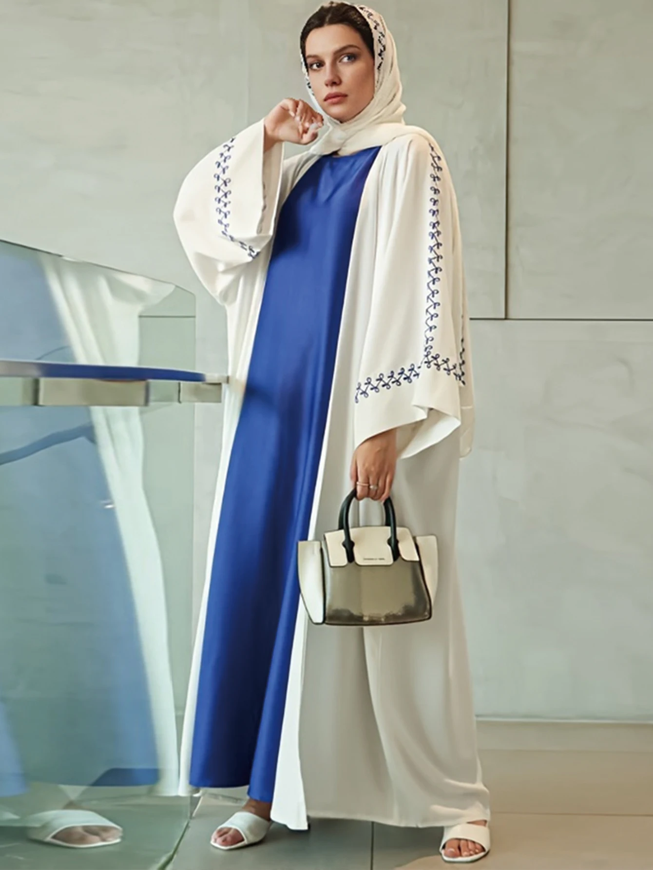 Повседневное платье Абая с открытой передней частью и вышивкой, женская одежда, мусульманский комплект, кардиган, абайя, кафтаны, женские джилбабы
Повседневное платье Абая с открытой передней частью и вышивкой, женская одежда, мусульманский комплект, кардиган, абайя, кафтаны, женские джилбабы