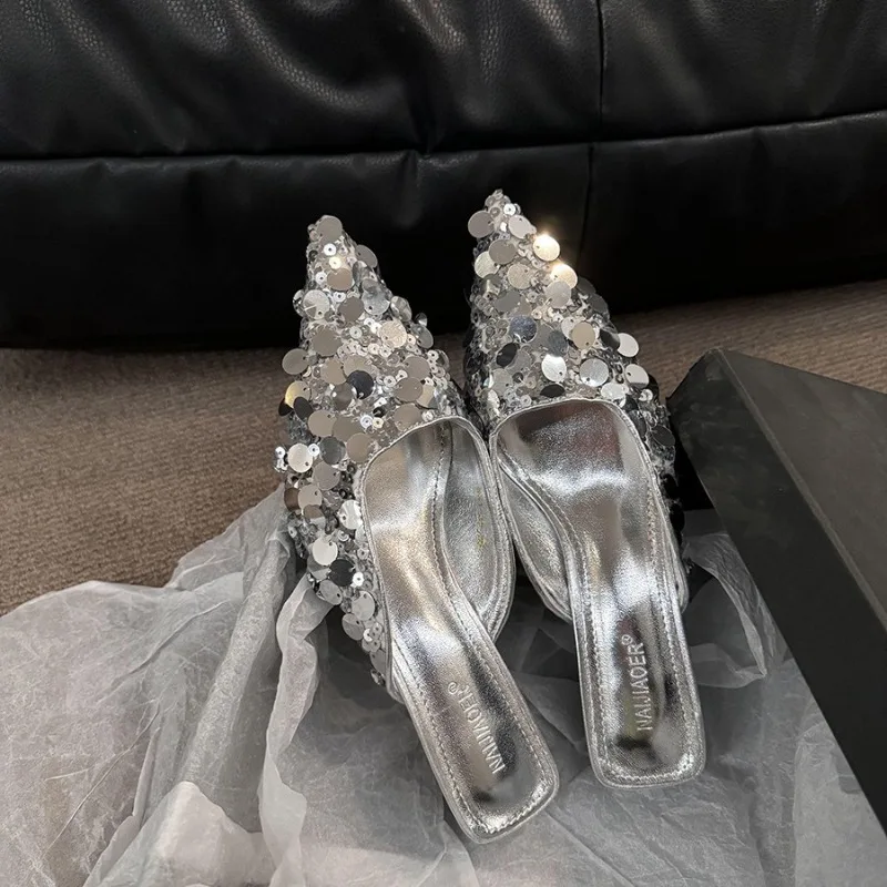 Мюли Bling сексуальные женские тапочки, модная классическая обувь, сандалии 2024, летние новые шлепанцы, повседневные сланцы для прогулок
Мюли Bling сексуальные женские тапочки, модная классическая обувь, сандалии 2024, летние новые шлепанцы, повседневные сланцы для прогулок