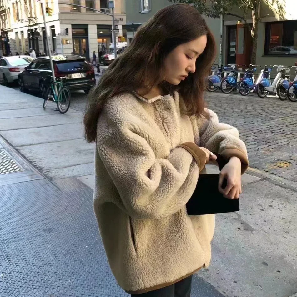 Double-Sided Wear Light Warm Lamb Fur Collar Leather And Fur Inteated Outerwear Retro Sle Commute Faion Ladies Coat
Double-Sided Wear Light Warm Lamb Fur Collar Leather And Fur Inteated Outerwear Retro Sle Commute Faion Ladies Coat