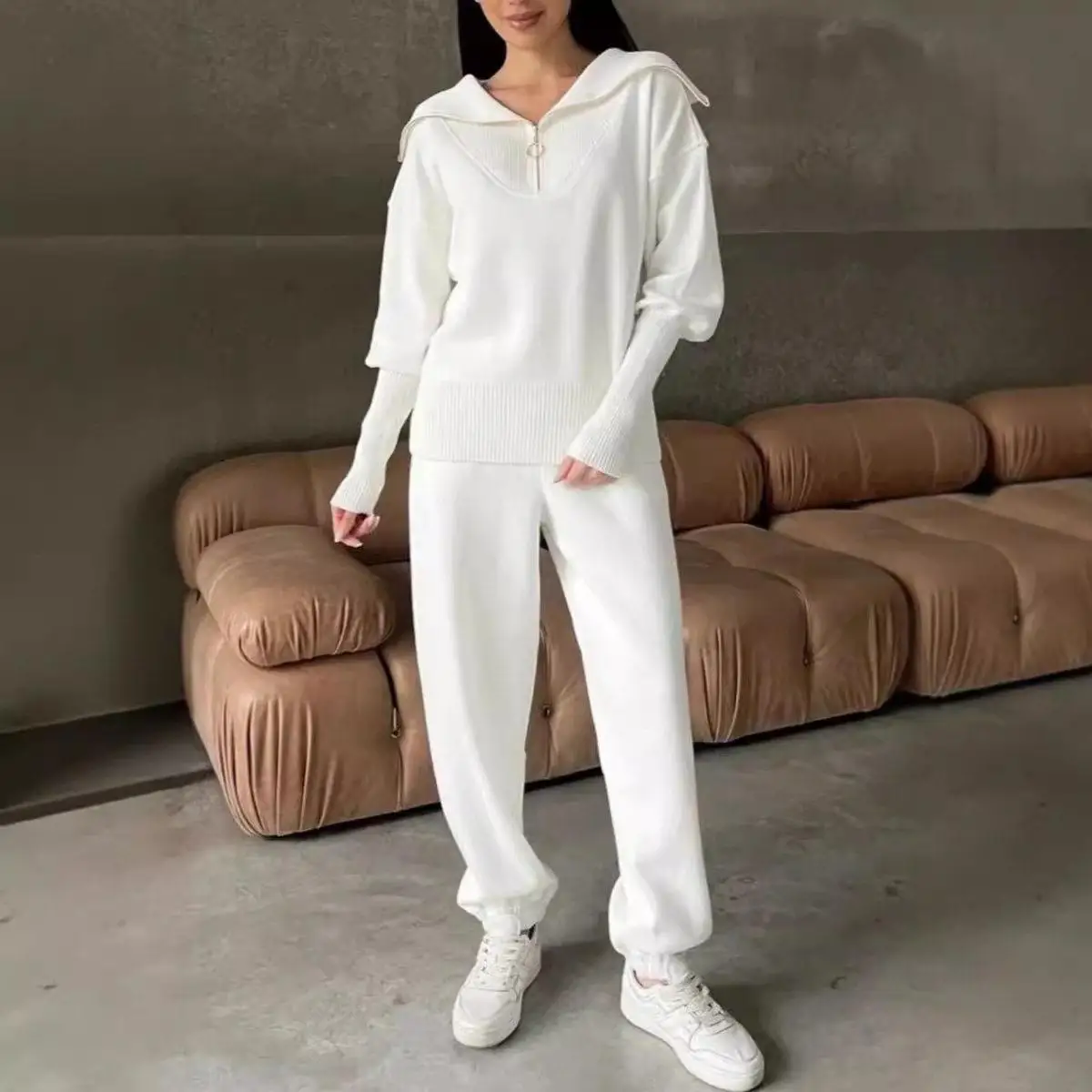 2024 Autumn Winter Casual Pure Color Zipper Hoodie Two Piece Set Elegant Fashion Women's Long Sleeve Pants Outfit Set
2024 Autumn Winter Casual Pure Color Zipper Hoodie Two Piece Set Elegant Fashion Women's Long Sleeve Pants Outfit Set