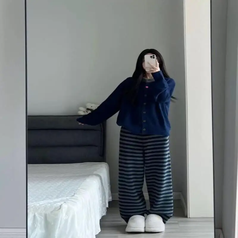 Soft Pajamas New for In Autumn and Winter Korean Style Striped Simple Cardigans That Can Be Worn Outside Girls Home Clothes Suit
Soft Pajamas New for In Autumn and Winter Korean Style Striped Simple Cardigans That Can Be Worn Outside Girls Home Clothes Suit