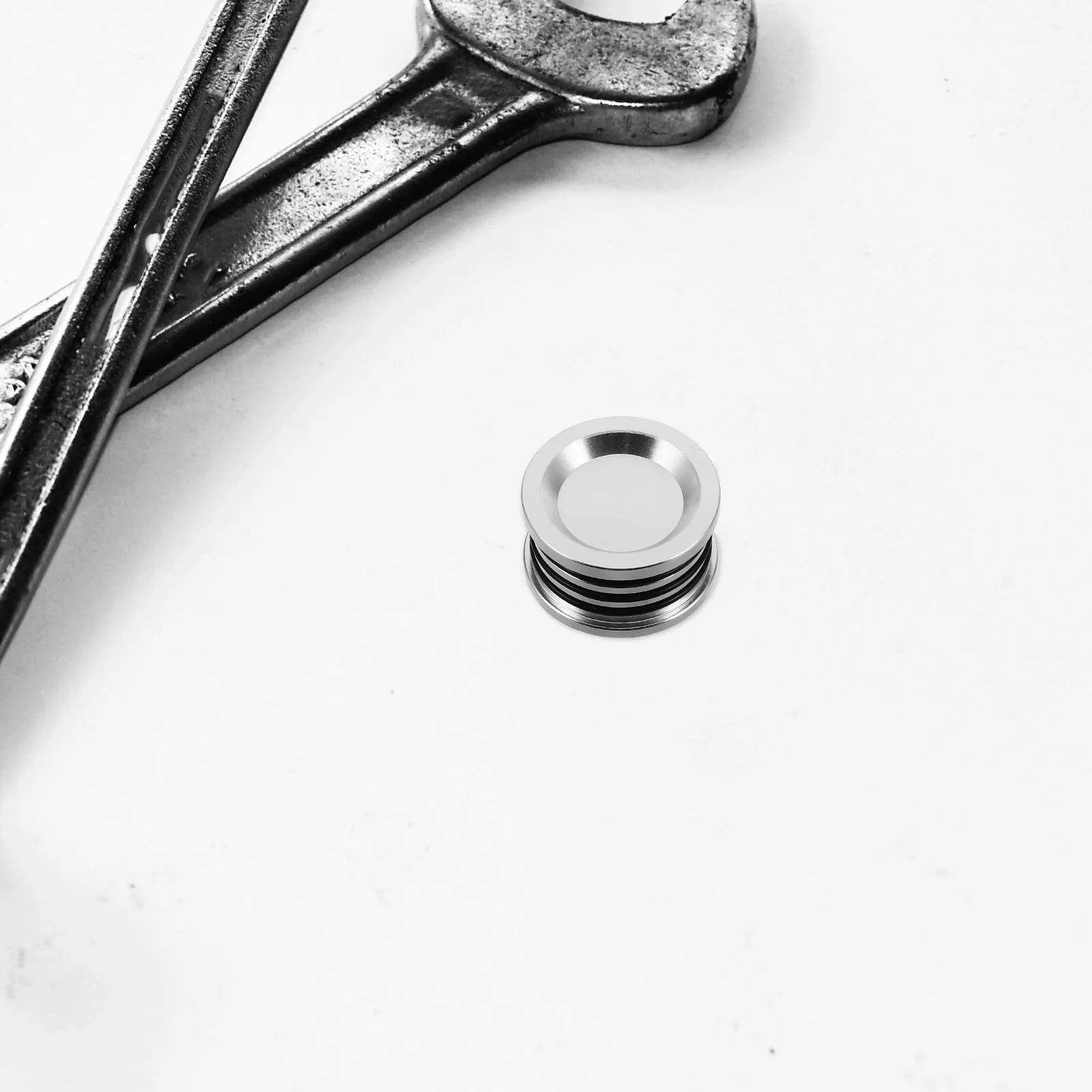 Aluminum Alloy Camshaft Seal Cap High Performance Engine Sealing Accessory Car Maintenance Supply B16
Aluminum Alloy Camshaft Seal Cap High Performance Engine Sealing Accessory Car Maintenance Supply B16