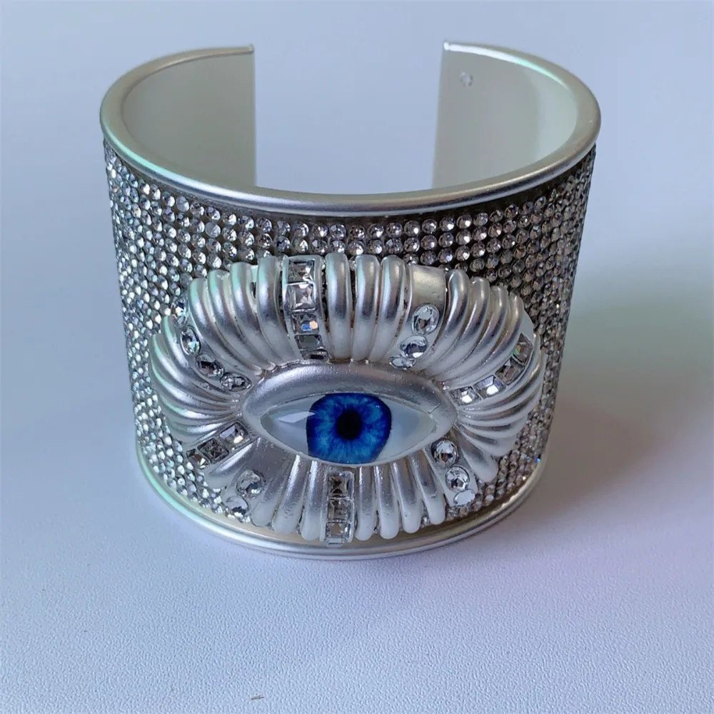 Metal Exaggerated Wide Open Bangle Full Rhinestone Alloy Demon's Eye Bracelets Vintage Punk Geometric Cuff Bangles Decoration
Metal Exaggerated Wide Open Bangle Full Rhinestone Alloy Demon's Eye Bracelets Vintage Punk Geometric Cuff Bangles Decoration