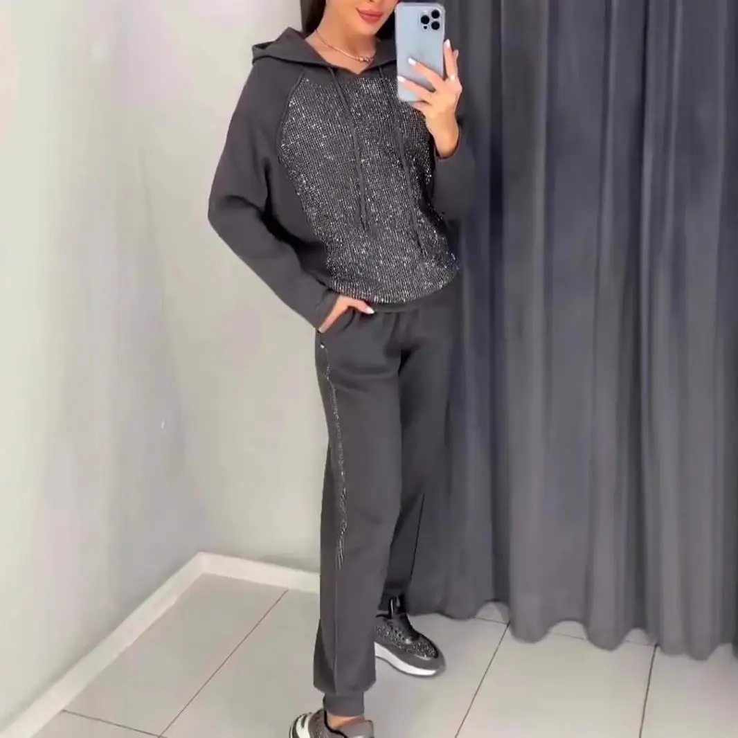 Women's Hooded Sweatshirt with Pockets Sports Casual Style Long Sleeve Winter Fashion Set Three-piece Suite Color
Women's Hooded Sweatshirt with Pockets Sports Casual Style Long Sleeve Winter Fashion Set Three-piece Suite Color