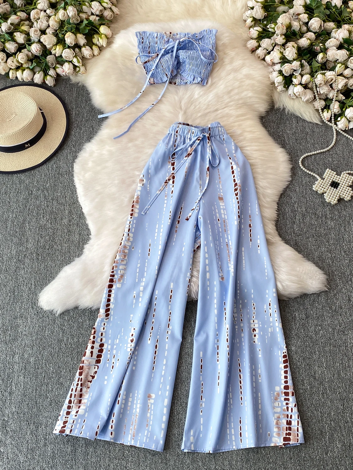 Sexy Short Printed Pleated Waist Drawstring Bandeau Top High Waist Wide Leg Pants Two Piece Set for Young Women Summer Fashion
Sexy Short Printed Pleated Waist Drawstring Bandeau Top High Waist Wide Leg Pants Two Piece Set for Young Women Summer Fashion