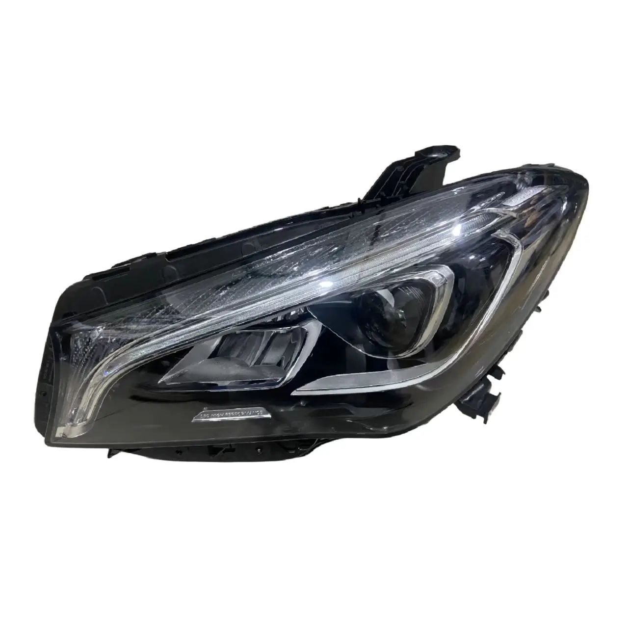 Suitable for 2016-2019 Mercedes Benz CLA W117 C117 X117 Automotive Lighting System LED Headlights
Suitable for 2016-2019 Mercedes Benz CLA W117 C117 X117 Automotive Lighting System LED Headlights