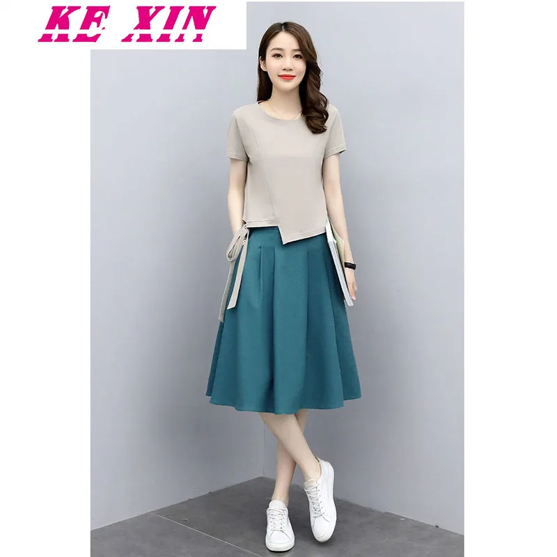 Two piece skirt set for ladies in summer Korean version 2025 new style with straps irregular top half body skirt set
Two piece skirt set for ladies in summer Korean version 2025 new style with straps irregular top half body skirt set