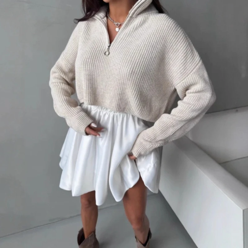 Fall/Winter 2025 Pullover Zipper Loose Casual Women's Short Knitted Sweater
Fall/Winter 2025 Pullover Zipper Loose Casual Women's Short Knitted Sweater