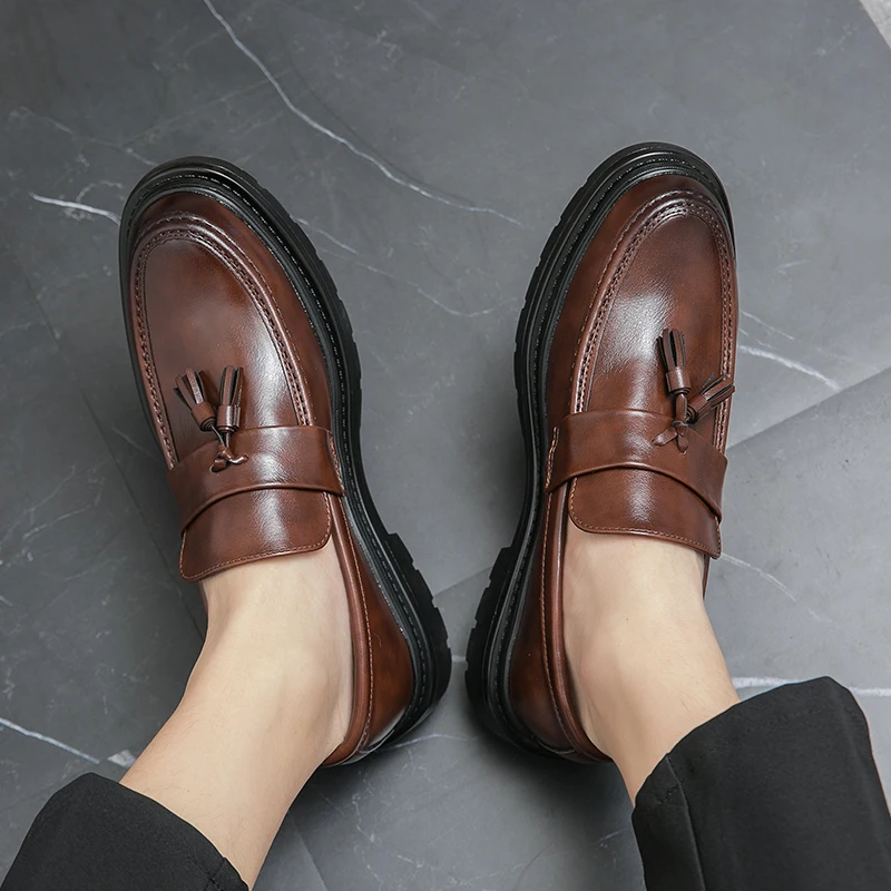 Retro Men Fringed Formal Shoes Black Brown Color British Thick Soled Casual Comfortable Anti Slip Business Office Leather Shoes
Retro Men Fringed Formal Shoes Black Brown Color British Thick Soled Casual Comfortable Anti Slip Business Office Leather Shoes