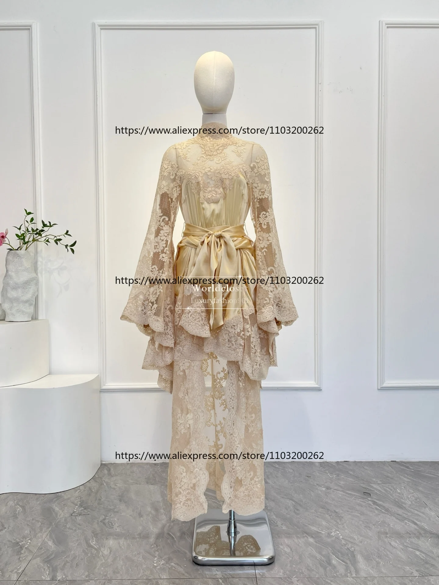 2026 Beige Yellow Long Sleeve Lace Patchwork Backless Irregular Hem Maxi Dress
2026 Beige Yellow Long Sleeve Lace Patchwork Backless Irregular Hem Maxi Dress