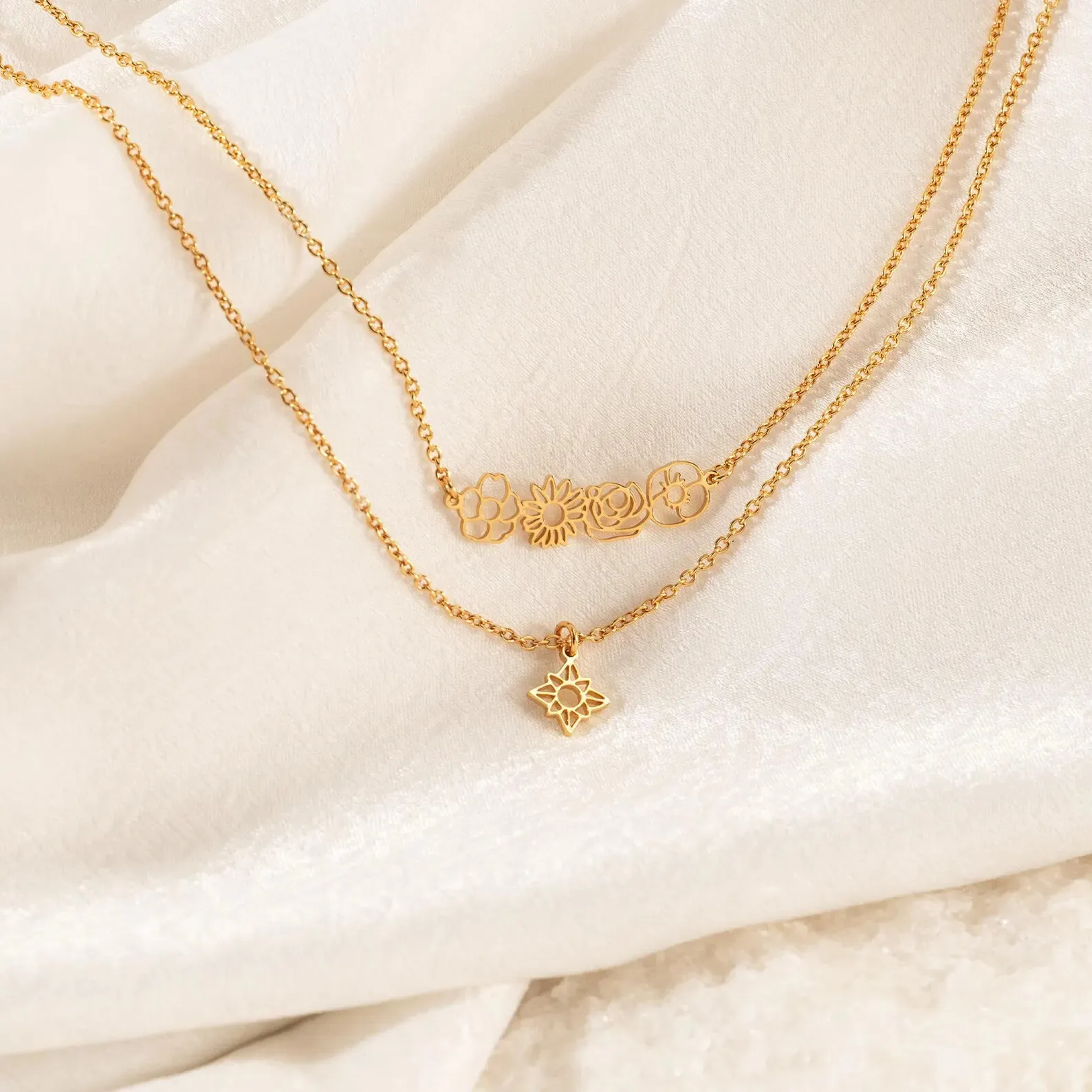 Custom Birth Flower Necklace - Personalized Floral Charm Necklace w/ 1-4 Birth Flowers - Minimalist Jewelry for Her
Custom Birth Flower Necklace - Personalized Floral Charm Necklace w/ 1-4 Birth Flowers - Minimalist Jewelry for Her