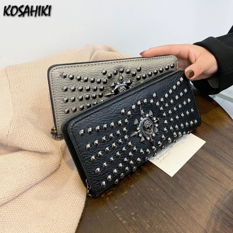 2024 Punk Fashion Personality Women Purses and Handbags Vintage Trendy Rivet Top-Handle Bags Y2k Aesthetic Ins Casual Clutches
2024 Punk Fashion Personality Women Purses and Handbags Vintage Trendy Rivet Top-Handle Bags Y2k Aesthetic Ins Casual Clutches