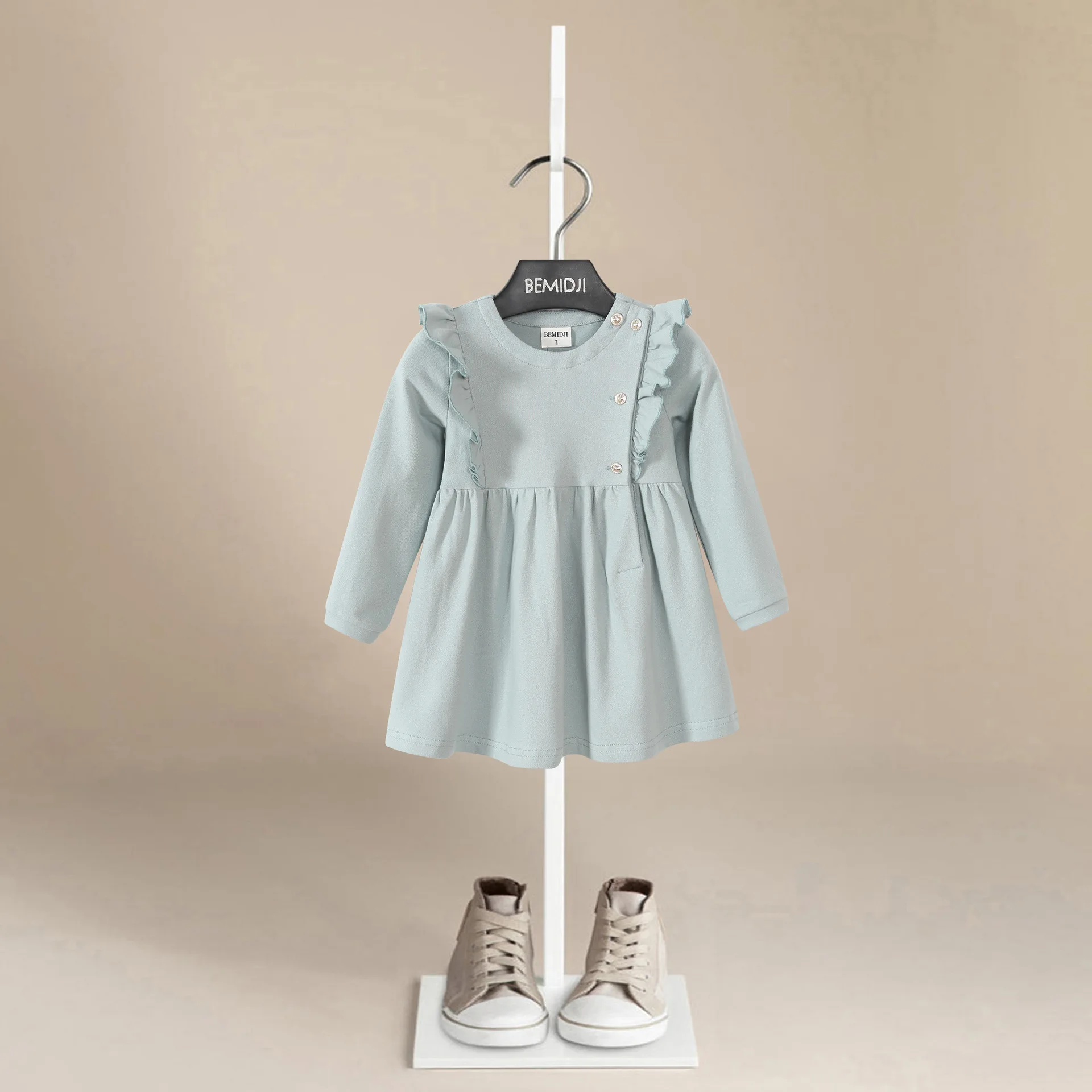 Брендовый дизайн с длинными рукавами, белое Новое поступление, осенне-весенние платья принцессы для девочек, хлопковый детский костюм, платье, праздничная одежда
Брендовый дизайн с длинными рукавами, белое Новое поступление, осенне-весенние платья принцессы для девочек, хлопковый детский костюм, платье, праздничная одежда