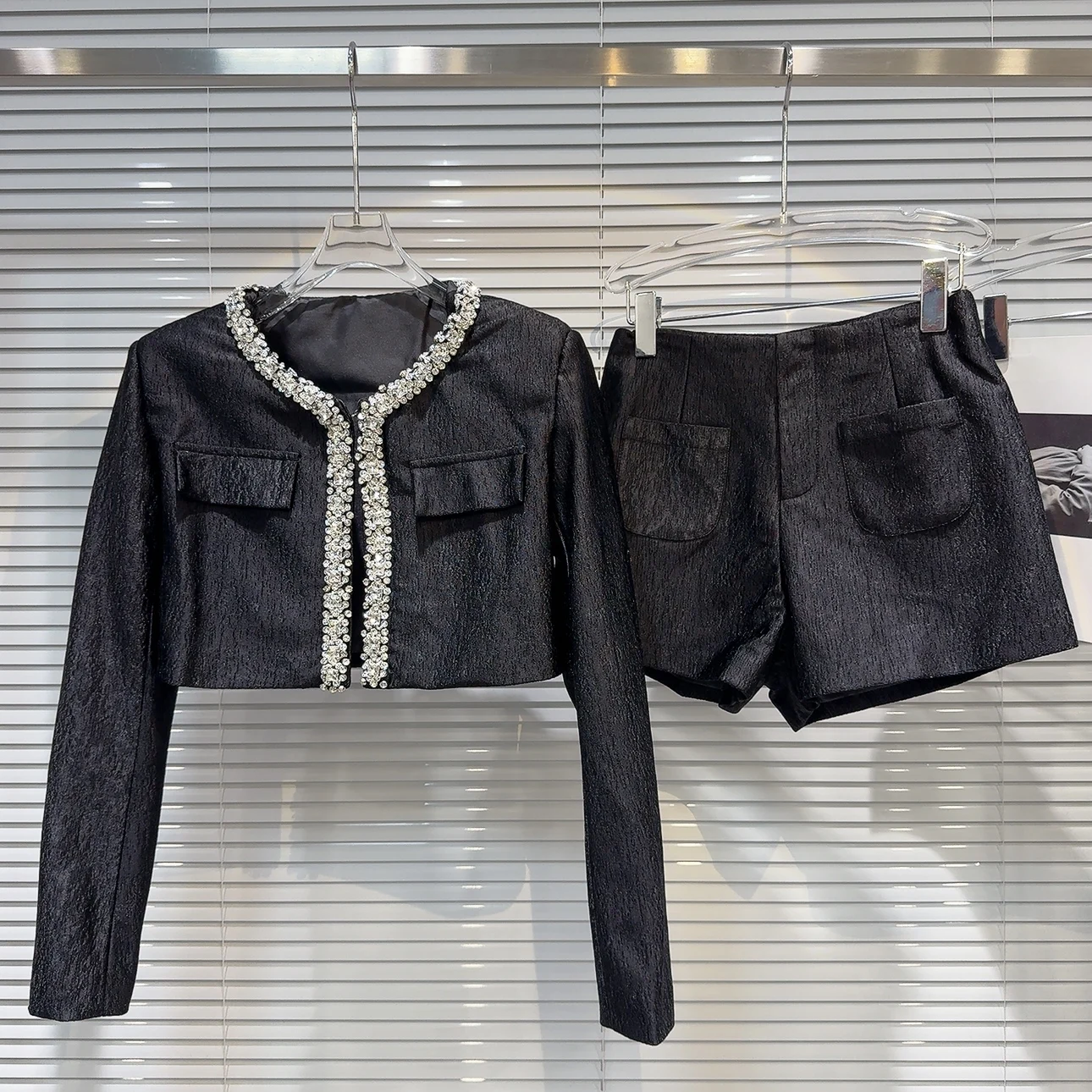 Heavy Embellied ort Jaet Nelace Vest ort Pants Set Small Fraance Sle Faionable Women's Autumn 2024 Ensemble
Heavy Embellied ort Jaet Nelace Vest ort Pants Set Small Fraance Sle Faionable Women's Autumn 2024 Ensemble