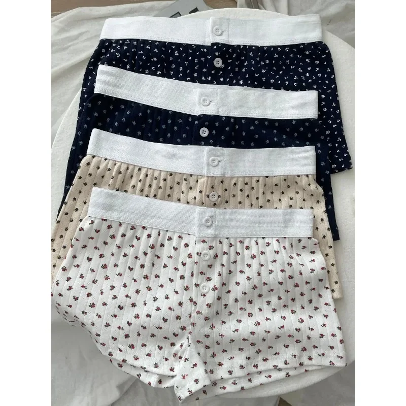 Women's floral hollow cotton boxer shorts, summer three-button spliced elastic waist straight shortsDV
Women's floral hollow cotton boxer shorts, summer three-button spliced elastic waist straight shortsDV