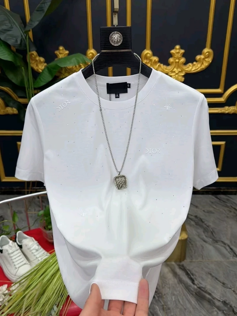 Высококачественная мужская футболка с круглым вырезом и коротким рукавом, новая коллекция весна-лето, комфортная посадка, деловой повседневный стиль, модная.
Высококачественная мужская футболка с круглым вырезом и коротким рукавом, новая коллекция весна-лето, комфортная посадка, деловой повседневный стиль, модная.