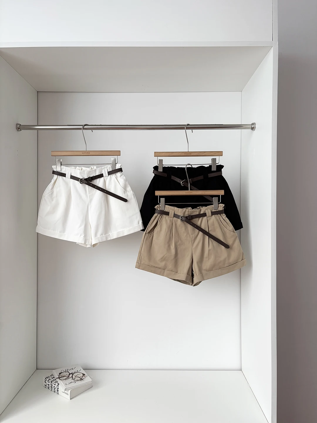 2026 Summer High Waist Wide Leg Short Pants Women's Commute Style Slimming Outerwear Hot Pants Fashionable Belt Included
2026 Summer High Waist Wide Leg Short Pants Women's Commute Style Slimming Outerwear Hot Pants Fashionable Belt Included