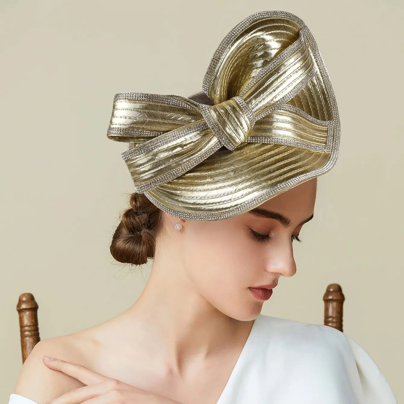 Hot Selling Elegant Formal Hat Versatile Charming Diamond Cloth Fascinator Kentucky Derby Style for Women to Wear Beach Parties
Hot Selling Elegant Formal Hat Versatile Charming Diamond Cloth Fascinator Kentucky Derby Style for Women to Wear Beach Parties