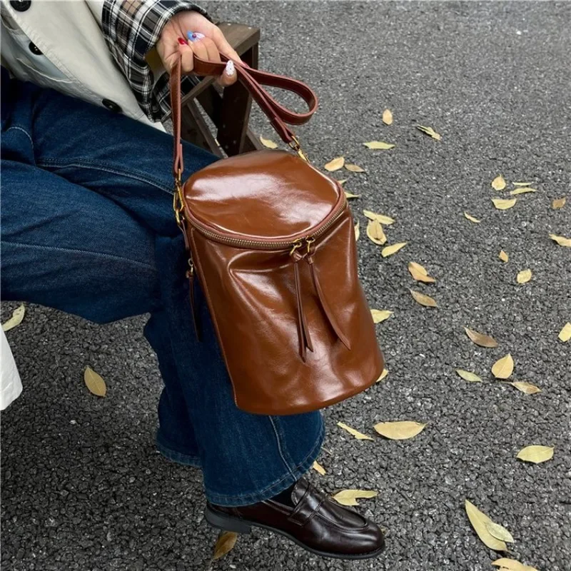 Fashionable Minimalist Classic Diaper Bag For Women Luxury Leather Tote Large Capacity Elegant Commuter Shoulder Bag
Fashionable Minimalist Classic Diaper Bag For Women Luxury Leather Tote Large Capacity Elegant Commuter Shoulder Bag