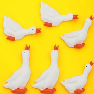 Dinner Table Decor Big White Goose Ornament Set Dollhouse Miniatures Man Decorative
Dinner Table Decor Big White Goose Ornament Set Dollhouse Miniatures Man Decorative