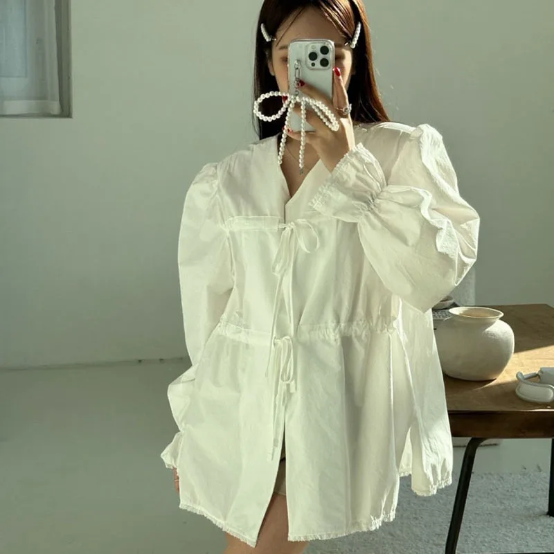 Lucyever Women Bow Lace Up Long Sleeve Blouses Elegant Loose Spliced V Neck White Shirts Female Spring Summer Casual Shirt Tops
Lucyever Women Bow Lace Up Long Sleeve Blouses Elegant Loose Spliced V Neck White Shirts Female Spring Summer Casual Shirt Tops