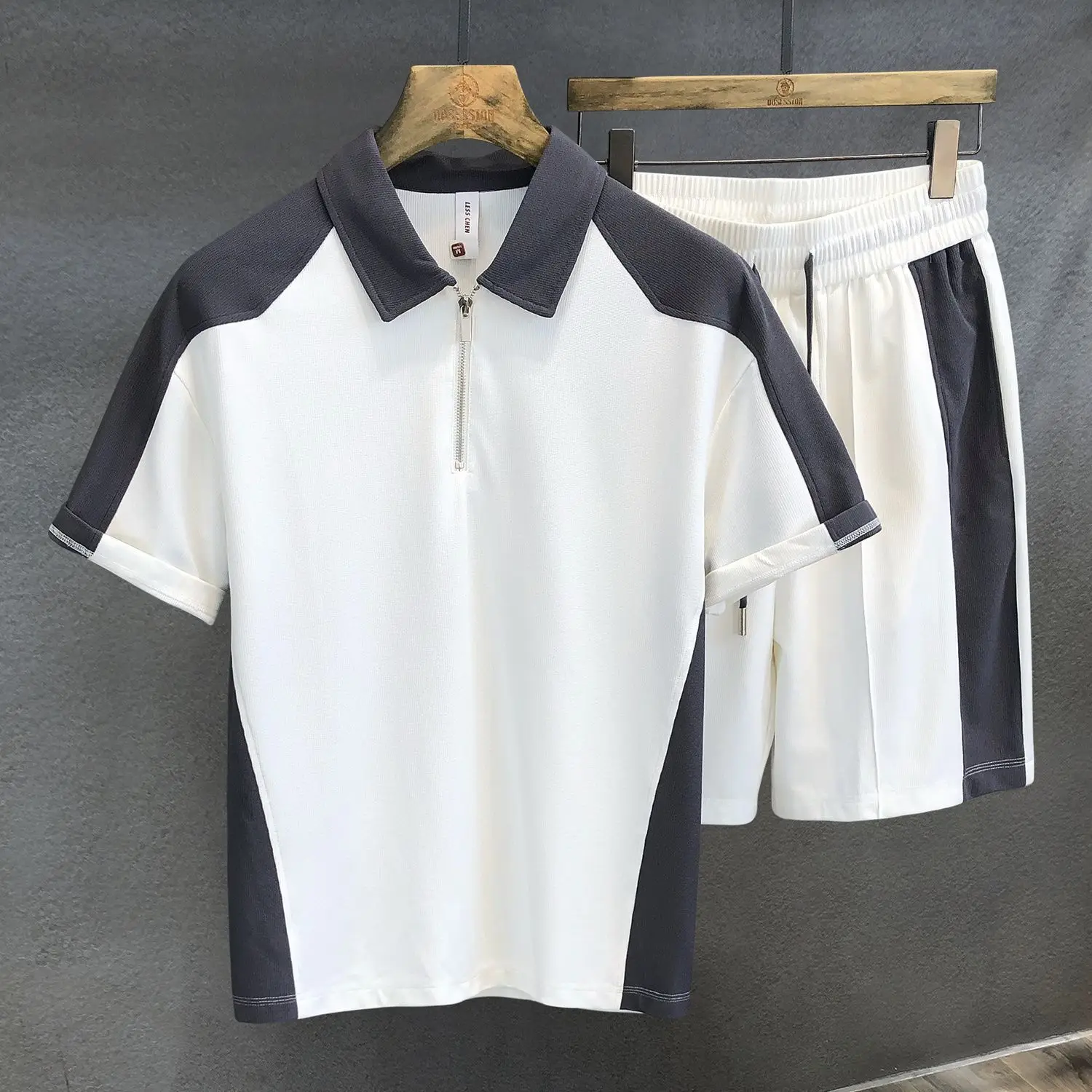 Men's Summer Fashion POLO Shirt Casual Sports Suit, a two-piece set with cool short sleeves, is handsomely matched.
Men's Summer Fashion POLO Shirt Casual Sports Suit, a two-piece set with cool short sleeves, is handsomely matched.