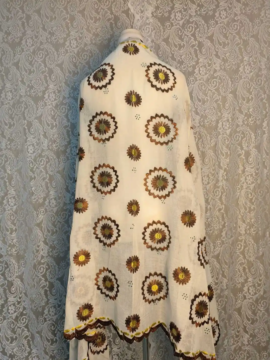 African Fashion Muslim Women's Hijab Turban Medium Size Sequin Embroidery Cotton Scarf for Ramadan Dubai Style Islamic Headwear
African Fashion Muslim Women's Hijab Turban Medium Size Sequin Embroidery Cotton Scarf for Ramadan Dubai Style Islamic Headwear