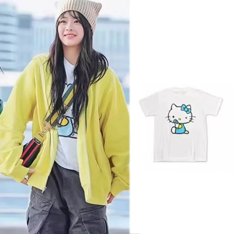 MINISO 2025 модные новые джинсы Li Huiren футболка с короткими рукавами Hello Kitty с принтом весна и лето для женщин все повседневное
MINISO 2025 модные новые джинсы Li Huiren футболка с короткими рукавами Hello Kitty с принтом весна и лето для женщин все повседневное