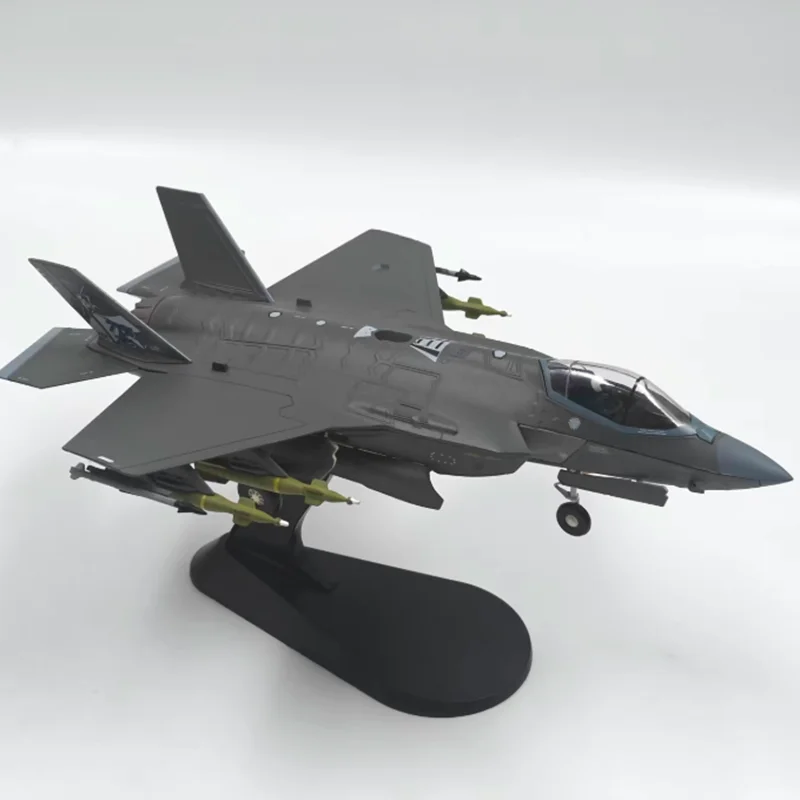 Diecast 1/72 Scale F-35 Fighter jet Alloy Aircraf Model Static Collection Decorated Holiday Gifts Toys Souvenir Gift
Diecast 1/72 Scale F-35 Fighter jet Alloy Aircraf Model Static Collection Decorated Holiday Gifts Toys Souvenir Gift